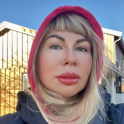 Profile image of Akseniia